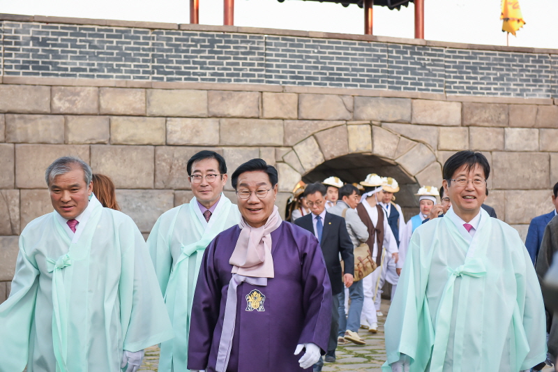 2_역순_포토갤러리_14페이지_2018 옹기축제 점화식 4.jpg